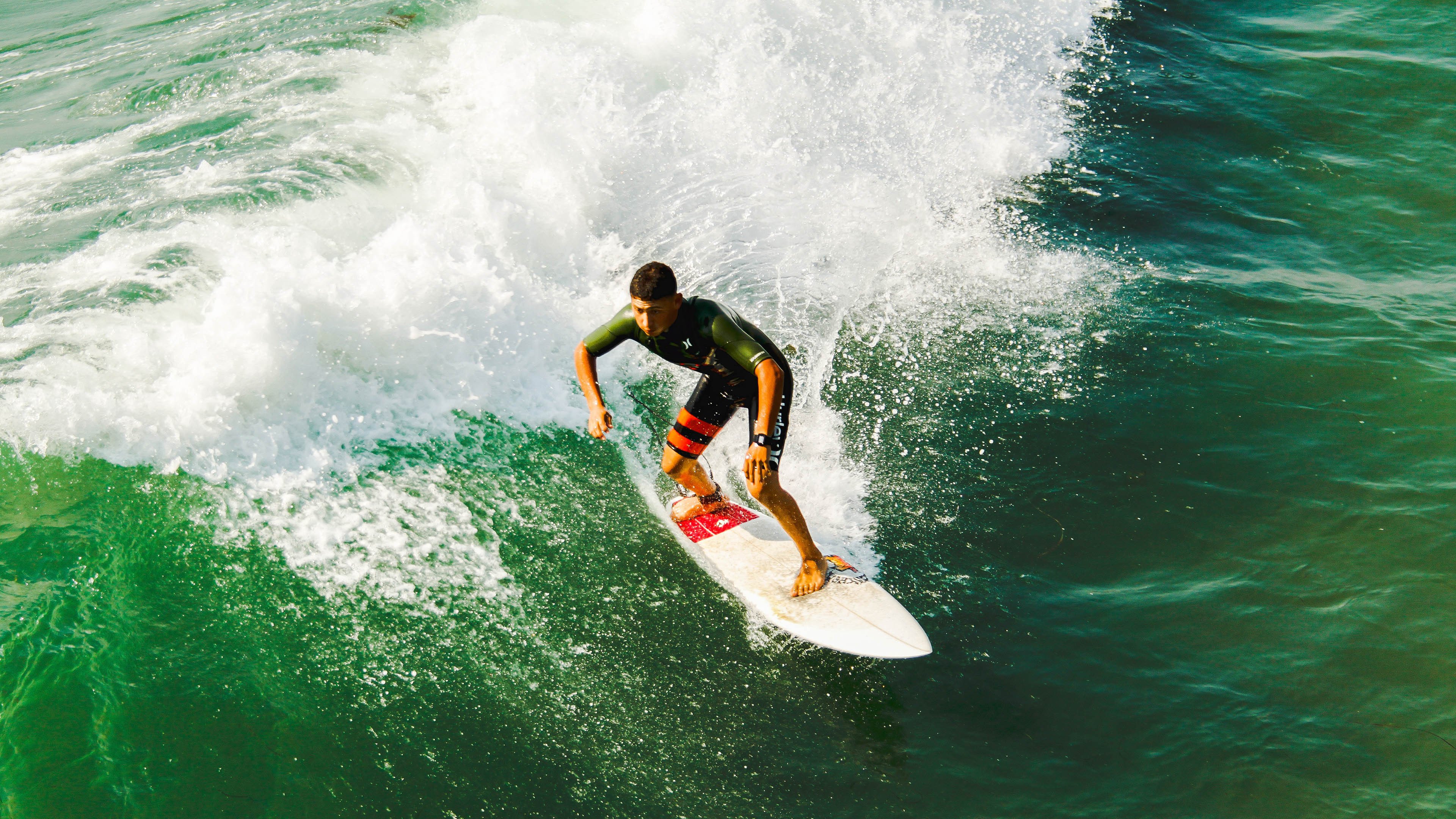 一日英超动向:阿森纳10连胜势不可挡,孙兴慜式进球再现托特纳姆
